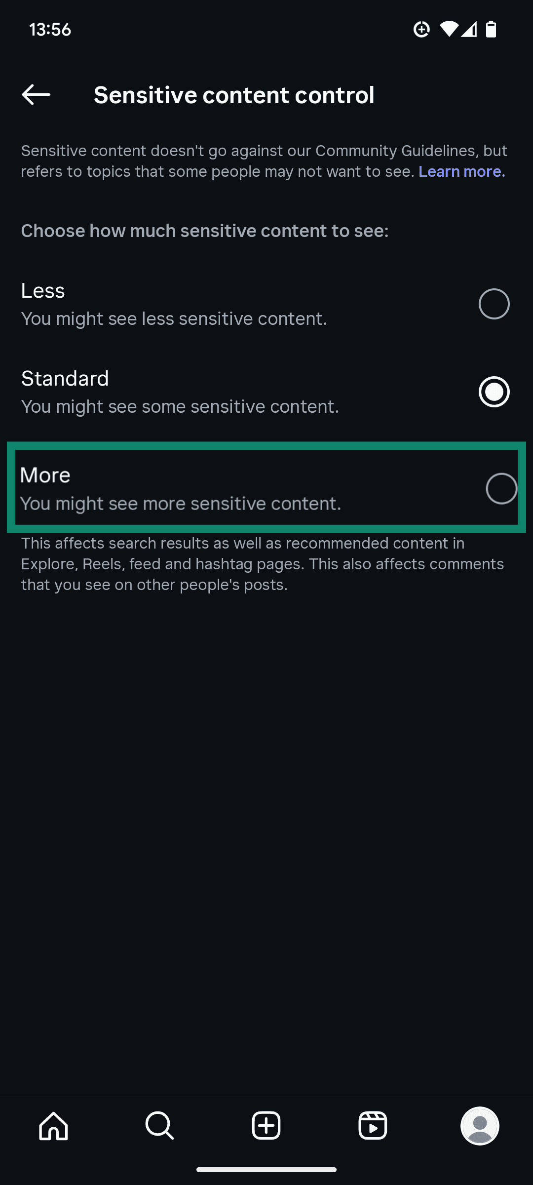 The Sensitive content menu of the 인스타그램 app, showing options to view standard amounts of sensitive content or more content.