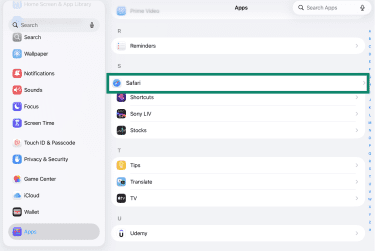 Safari listed in Apps on iPad.